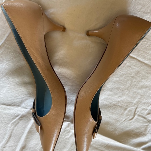 PRADA - Picture 5 of 6